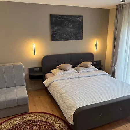 Apartment Hara House